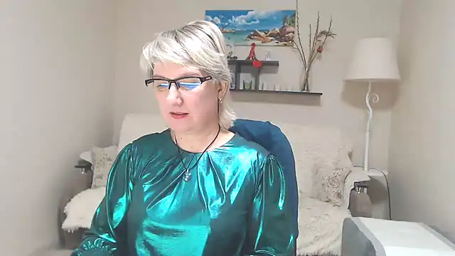 Snapshot of FleurMays chatting on 02/19/25, 04:12 FleurMays online show from 02/19/25, 04:12