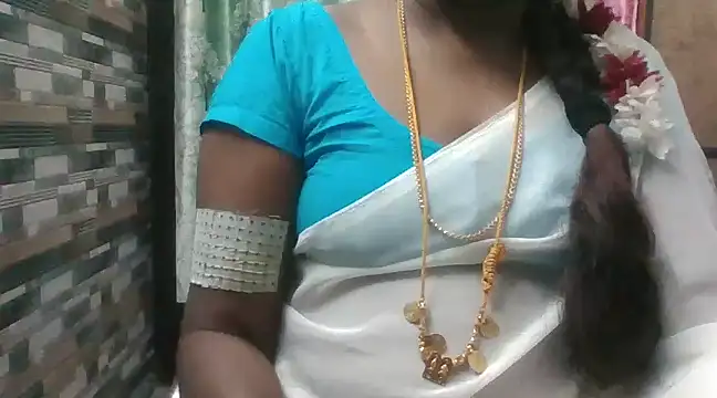 Snapshot of Hot_akshara chatting on 12/04/24, 06:33 Hot akshara online show from 12/04/24, 06:33