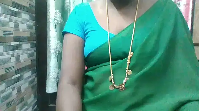 Snapshot of Hot_akshara chatting on 12/10/24, 10:05 Hot akshara online show from 12/10/24, 10:05