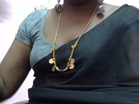 Hot akshara online show from 12/20/25, 03:37