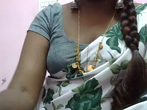 Hot akshara online show from 12/15/25, 02:34