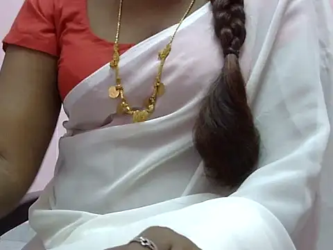 Hot akshara online show from 12/16/25, 10:36