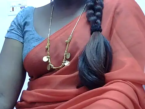 Snapshot of Hot_akshara chatting on 10/31/25, 04:47 Hot akshara online show from 10/31/25, 04:47