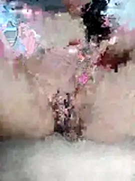 Leva laddy online show from 11/28/25, 01:17