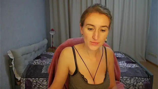 Snapshot of Sophiloren chatting on 06/03/26, 03:39 Sophiloren online show from 06/03/26, 03:39