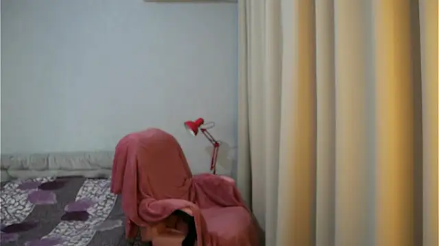 Sophiloren online show from 02/16/26, 09:41