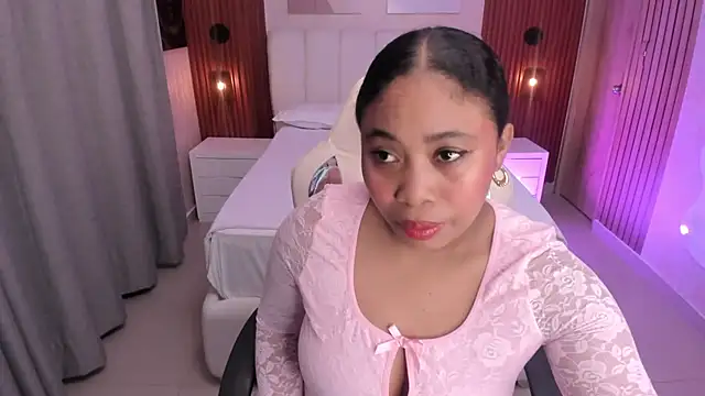 Snapshot of Leah_Sweetie chatting on 10/01/25, 10:20 Leah Sweetie online show from 10/01/25, 10:20