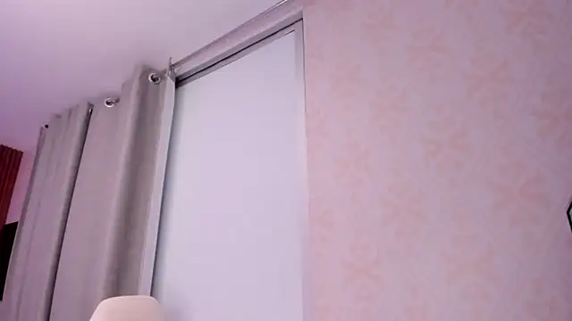 Snapshot of Leah_Sweetie chatting on 10/28/25, 10:14 Leah Sweetie online show from 10/28/25, 10:14