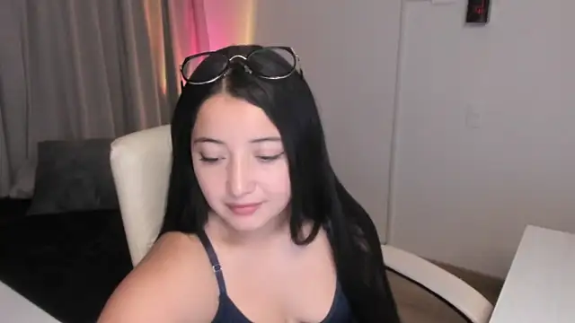 Snapshot of Ali_itcaduu chatting on 10/14/25, 03:18 Ali itcaduu online show from 10/14/25, 03:18