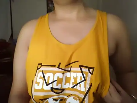 Snapshot of MakeMeCumAhh chatting on 11/09/25, 05:39 MakeMeCumAhh online show from 11/09/25, 05:39