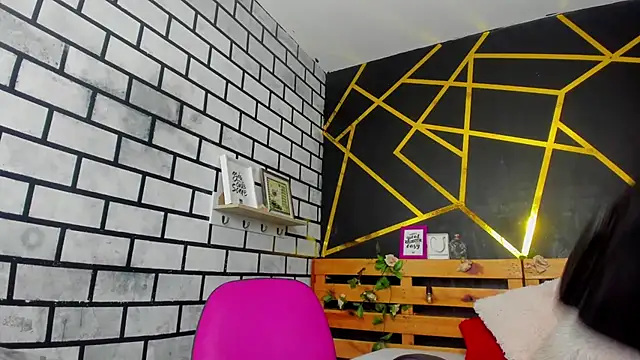 kathina giraldo online show from 10/21/25, 12:48