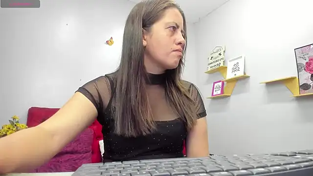 kathina giraldo online show from 10/09/25, 12:38