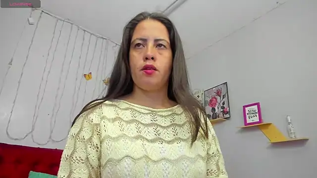 kathina giraldo online show from 03/06/25, 12:41