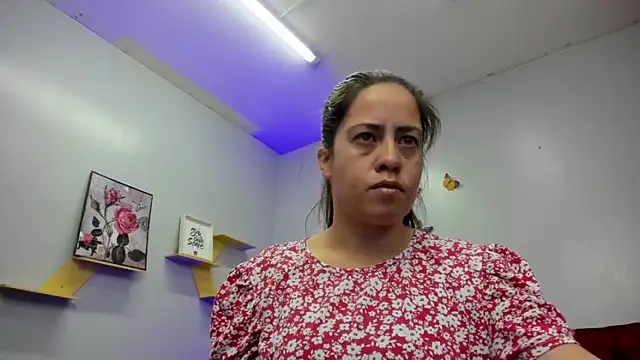 kathina giraldo online show from 11/26/25, 12:38