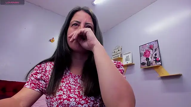 kathina giraldo online show from 09/16/25, 01:23