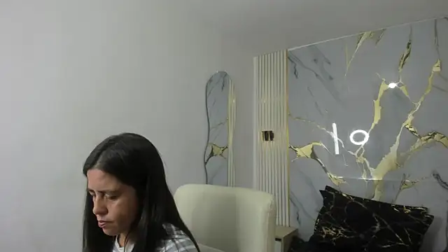 kathina giraldo online show from 04/07/26, 12:51