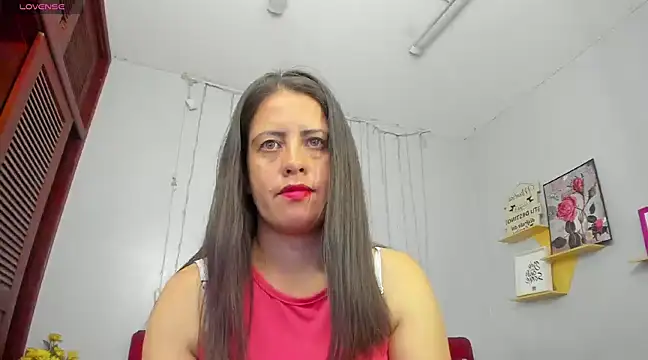 kathina giraldo online show from 03/12/25, 12:47