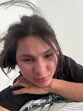 Snapshot of SofiaG_ chatting on 03/18/25, 10:15 SofiaG online show from 03/18/25, 10:15