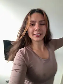 SofiaG  online show from 02/04/26, 10:27