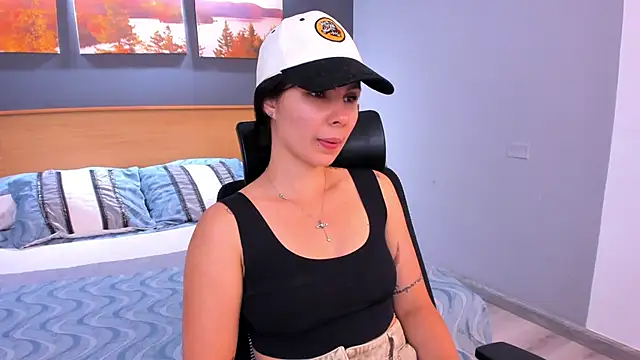 Snapshot of SofiaG_ chatting on 03/08/25, 03:06 SofiaG online show from 03/08/25, 03:06