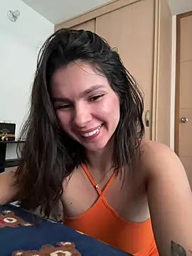 Snapshot of SofiaG_ chatting on 02/11/25, 02:13 SofiaG online show from 02/11/25, 02:13