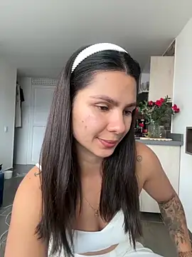 SofiaG  online show from 11/13/25, 08:57