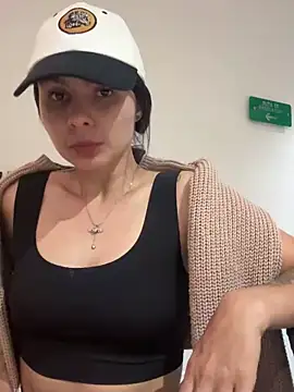 Snapshot of SofiaG_ chatting on 03/08/25, 12:00 SofiaG online show from 03/08/25, 12:00