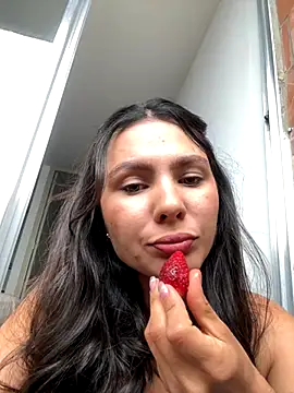 Snapshot of SofiaG_ chatting on 09/18/25, 04:43 SofiaG online show from 09/18/25, 04:43