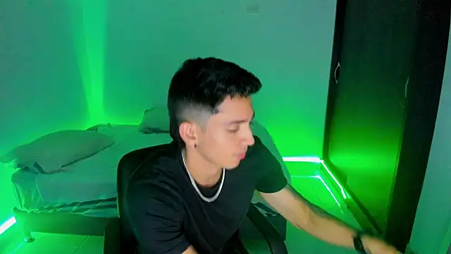 OliverBennet online show from 01/18/25, 11:55