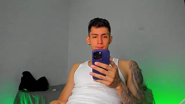 OliverBennet online show from 02/27/25, 01:19