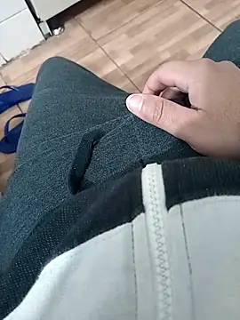 lele9457 online show from 10/24/25, 08:57