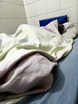 lele9457 online show from 10/30/25, 10:02