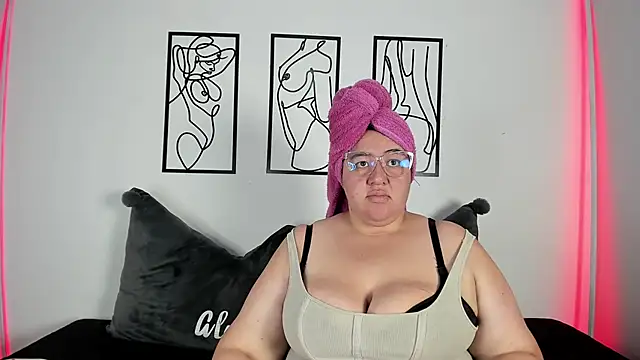 RubyPirsso18 online show from 11/11/25, 07:08