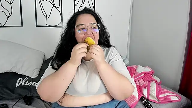 RubyPirsso18 online show from 10/21/25, 07:02