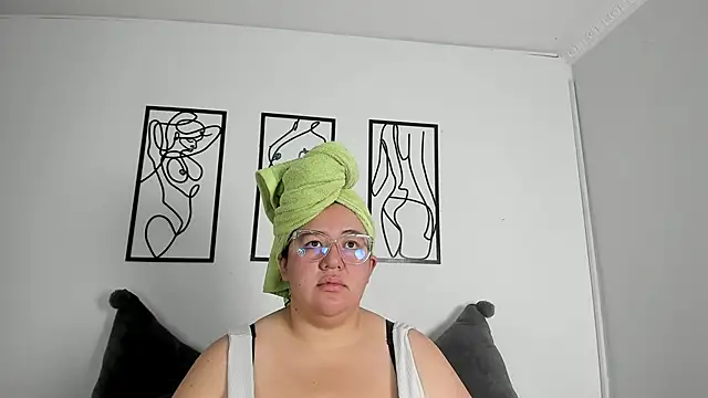 RubyPirsso18 online show from 11/28/25, 07:25