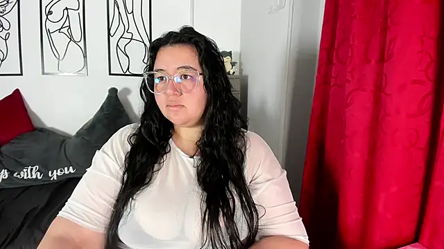 RubyPirsso18 online show from 05/12/26, 08:37