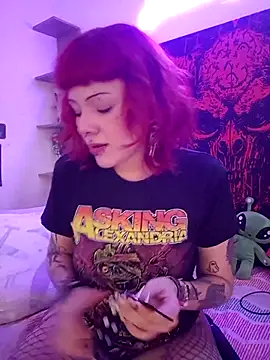 Snapshot of Sarah-Stoner chatting on 06/25/26, 12:41 Sarah-Stoner online show from 06/25/26, 12:41