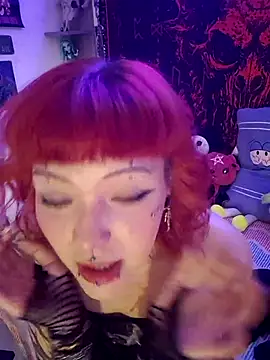 Snapshot of Sarah-Stoner chatting on 07/14/26, 02:05 Sarah-Stoner online show from 07/14/26, 02:05
