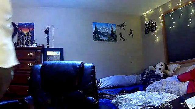Snapshot of lilyhornyhousewife chatting on 01/24/25, 06:14 lilyhornyhousewife online show from 01/24/25, 06:14