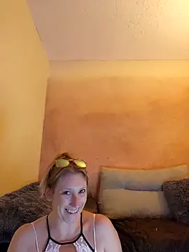 Snapshot of lilyhornyhousewife chatting on 09/21/25, 09:36 lilyhornyhousewife online show from 09/21/25, 09:36