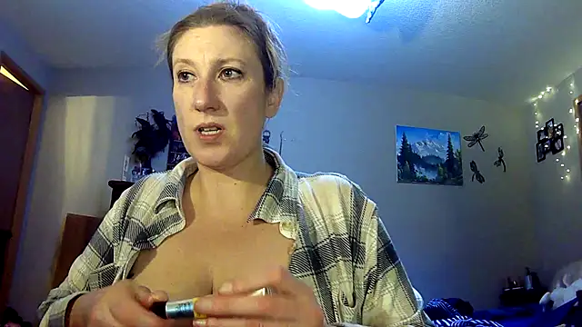Snapshot of lilyhornyhousewife chatting on 01/31/25, 11:13 lilyhornyhousewife online show from 01/31/25, 11:13