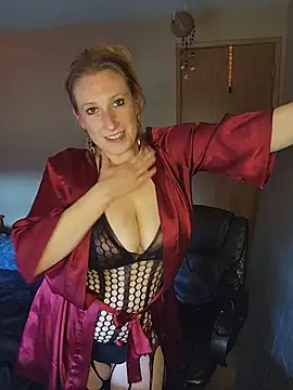 lilyhornyhousewife online show from 06/07/26, 12:16