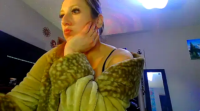 Snapshot of lilyhornyhousewife chatting on 03/07/25, 08:56 lilyhornyhousewife online show from 03/07/25, 08:56