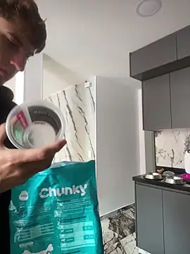 oliver Lz online show from 10/08/25, 04:29