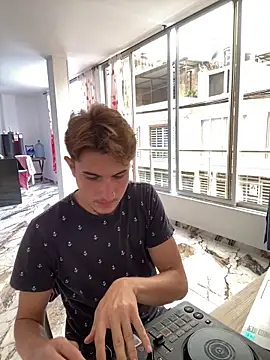 oliver Lz online show from 02/25/26, 03:12