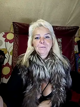 Snapshot of CassandraSandra44 chatting on 11/26/25, 05:57 CassandraSandra44 online show from 11/26/25, 05:57