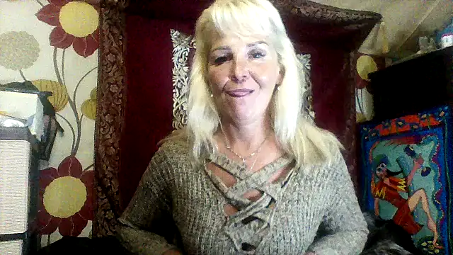 Snapshot of CassandraSandra44 chatting on 11/25/25, 05:46 CassandraSandra44 online show from 11/25/25, 05:46