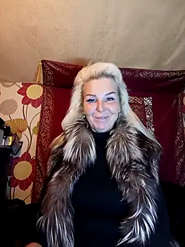 CassandraSandra44 online show from 02/18/26, 06:33