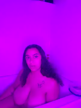 cinnaminnie online show from 03/24/26, 03:39