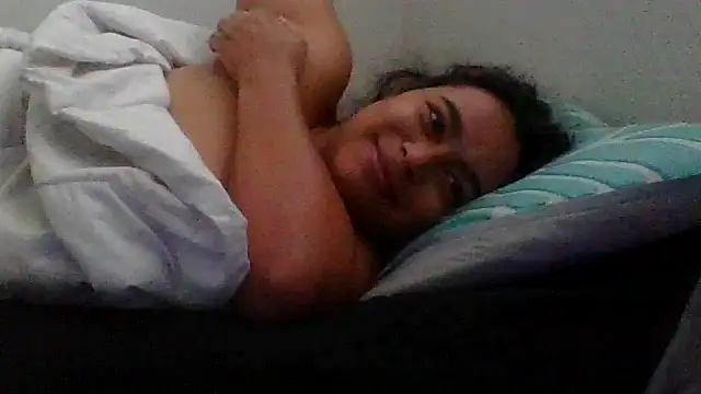 cinnaminnie online show from 11/18/25, 05:16